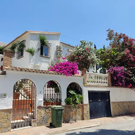 Villa Lina - Andalusian 3-bedroom With Pool & Ocean View *