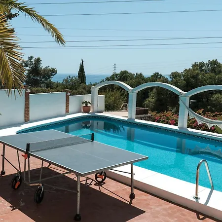 Villa Lina - Andalusian 3-bedroom With Pool & Ocean View