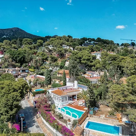 Lina - Andalusian 3-bedroom With Pool & Ocean View *
