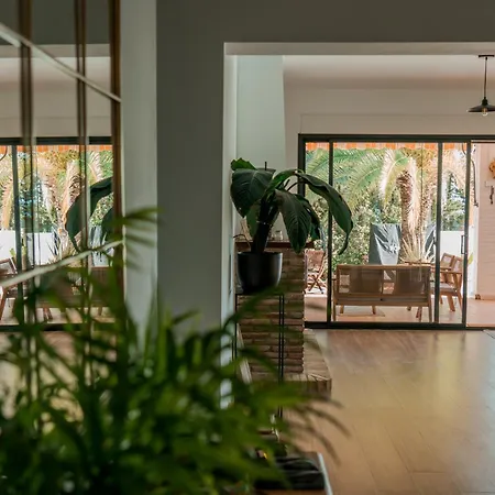 Villa Lina - Andalusian 3-bedroom With Pool & Ocean View