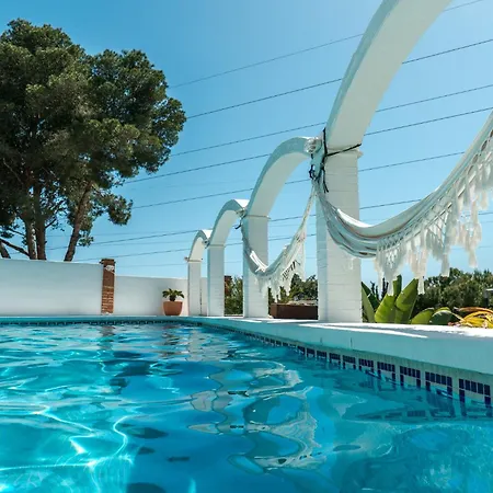 Villa Lina - Andalusian 3-bedroom With Pool & Ocean View Malaga