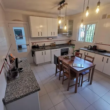 Lina - Andalusian 3-bedroom With Pool & Ocean View *