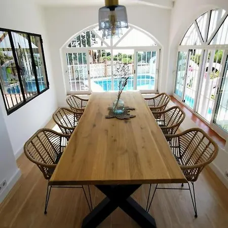Lina - Andalusian 3-bedroom With Pool & Ocean View Malaga