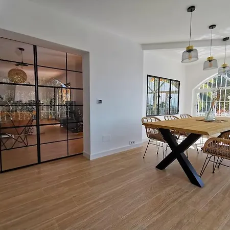 Lina - Andalusian 3-bedroom With Pool & Ocean View Villa