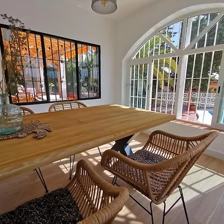 Lina - Andalusian 3-bedroom With Pool & Ocean View